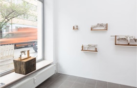 Warmweiherstrasse 23 GUNS (glazed ceramic on wooden socles)